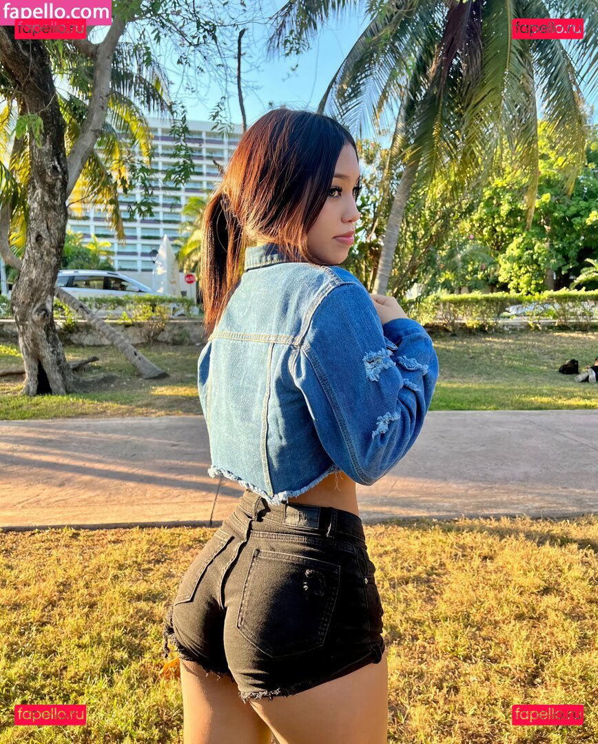 Yole Bae / https: / yolee_bae Onlyfans Photo Gallery 