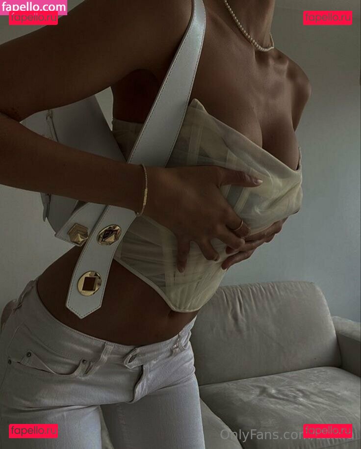 tttiara Onlyfans Photo Gallery 