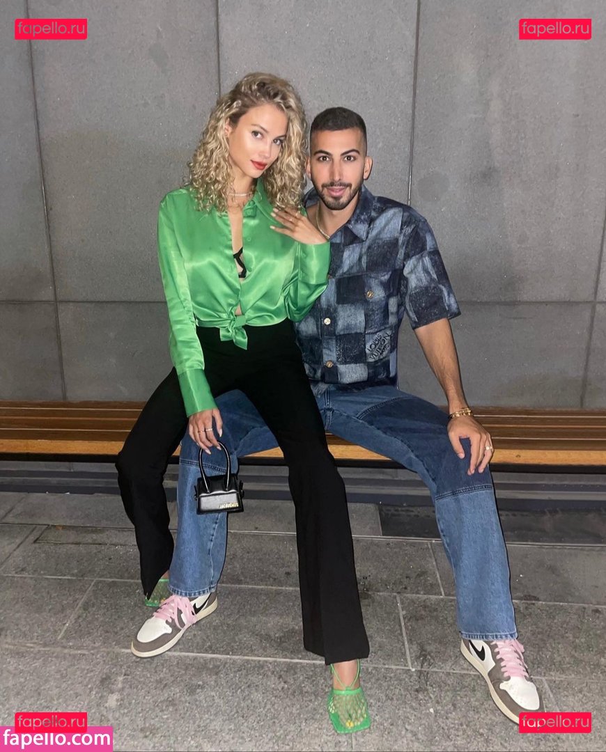 Rose Bertram / SteBertramRose / rose_bertram / rosebertram Onlyfans Photo Gallery 