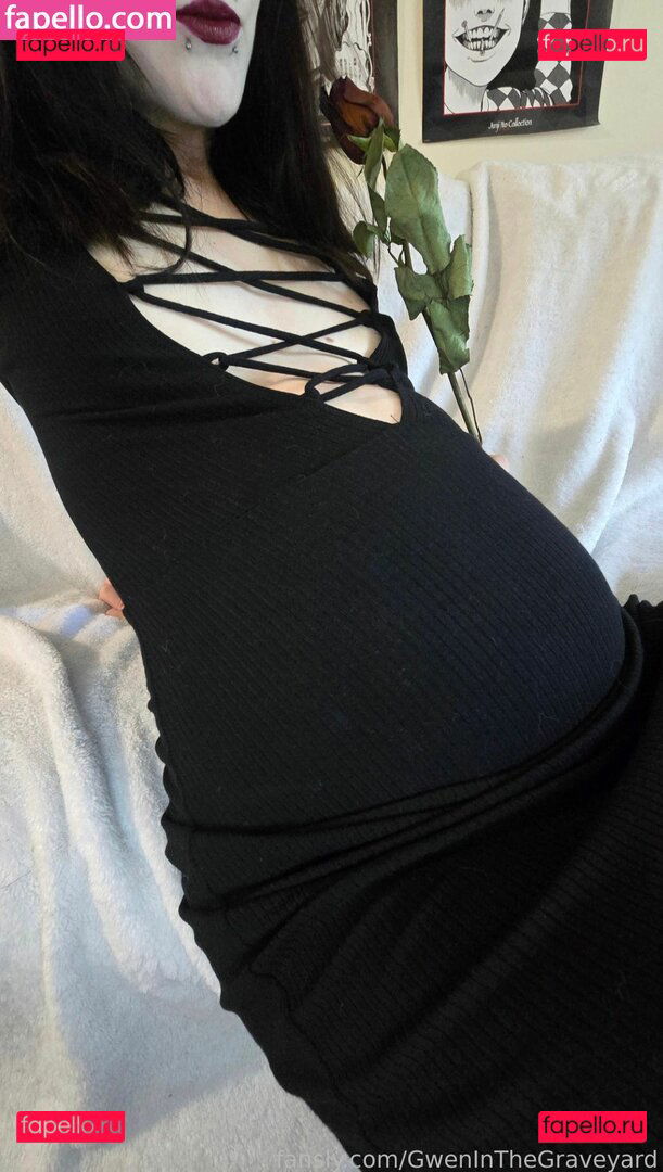 GwenInTheGraveyard / gwens.graveyard Onlyfans Photo Gallery 