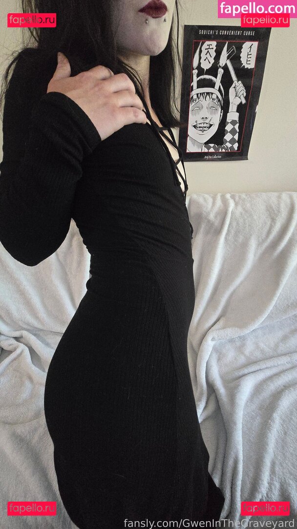 GwenInTheGraveyard / gwens.graveyard Onlyfans Photo Gallery 