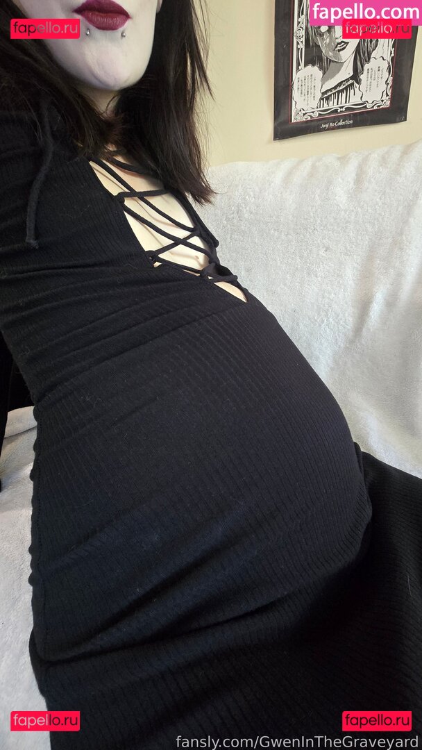 GwenInTheGraveyard / gwens.graveyard Onlyfans Photo Gallery 