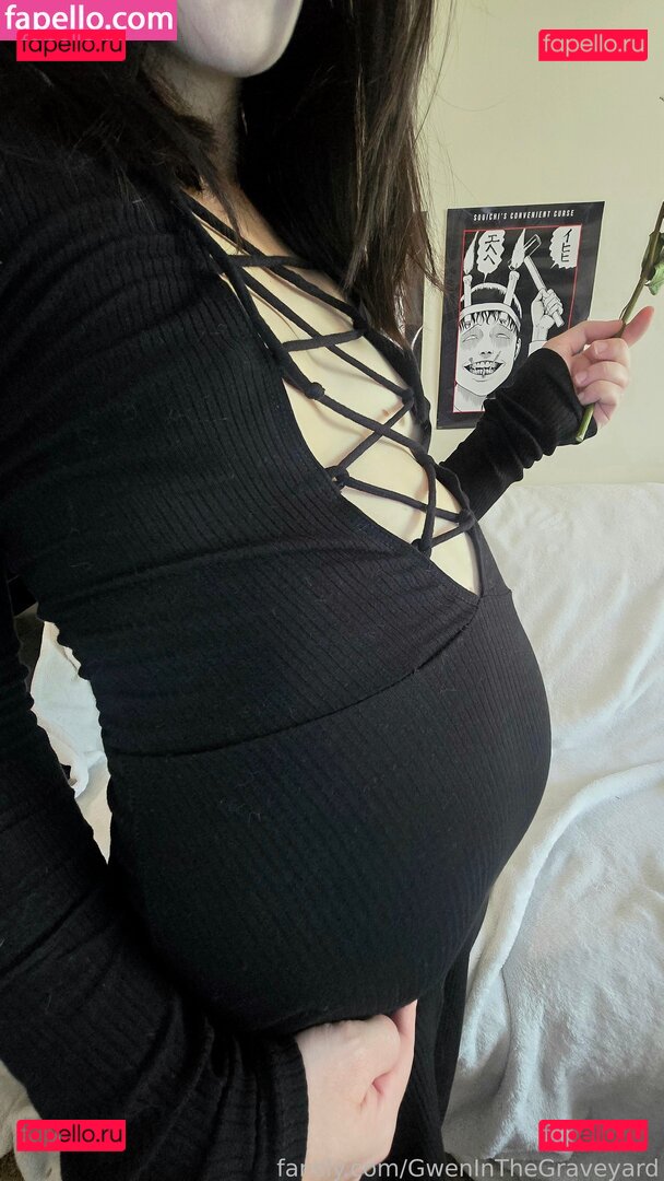 GwenInTheGraveyard / gwens.graveyard Onlyfans Photo Gallery 