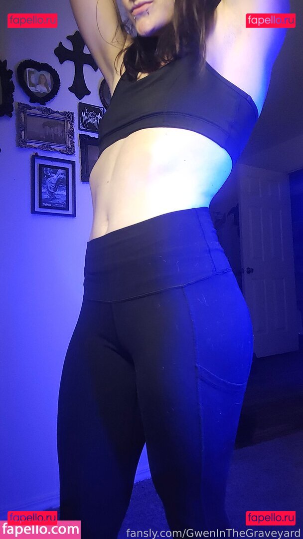 GwenInTheGraveyard / gwens.graveyard Onlyfans Photo Gallery 