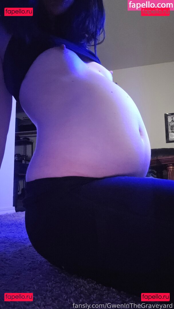 GwenInTheGraveyard / gwens.graveyard Onlyfans Photo Gallery 