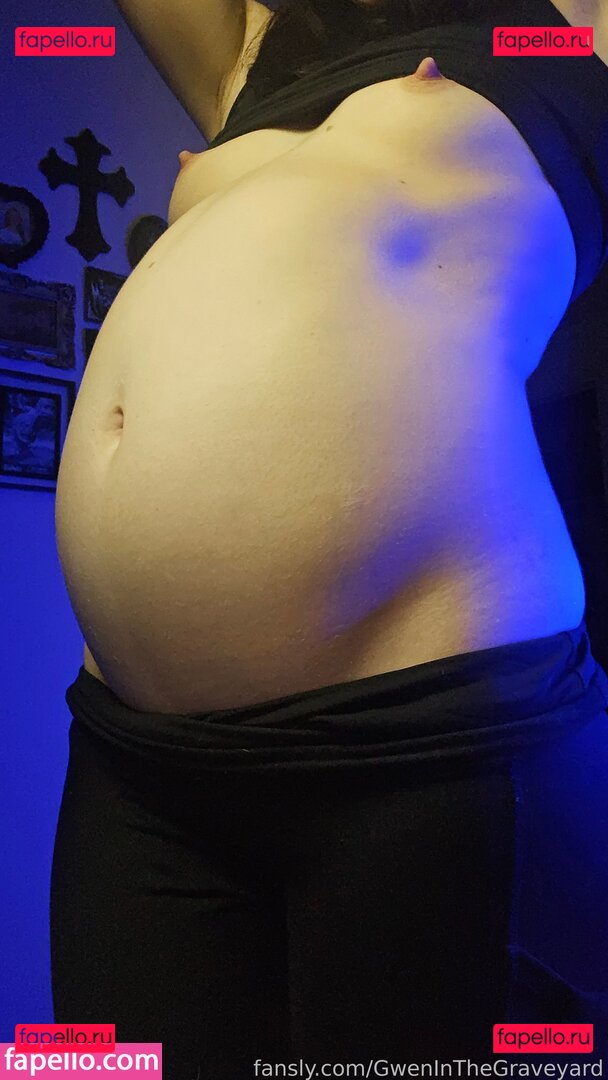 GwenInTheGraveyard / gwens.graveyard Onlyfans Photo Gallery 