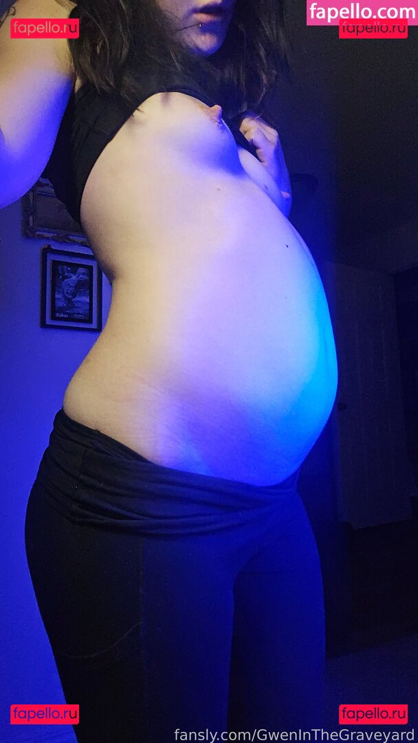 GwenInTheGraveyard / gwens.graveyard Onlyfans Photo Gallery 