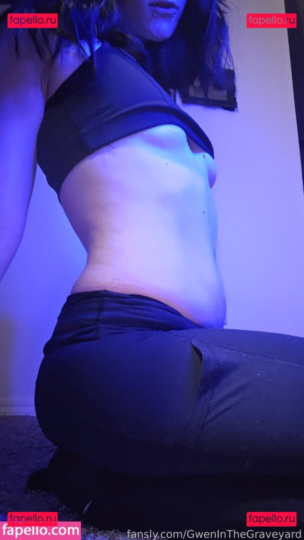 GwenInTheGraveyard / gwens.graveyard Onlyfans Photo Gallery 