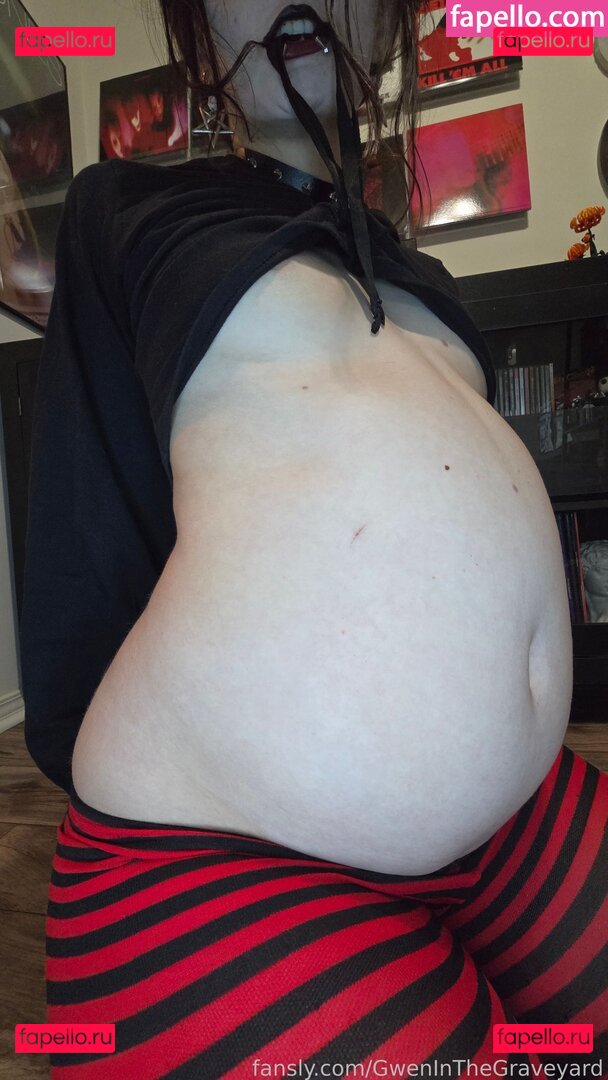 GwenInTheGraveyard / gwens.graveyard Onlyfans Photo Gallery 