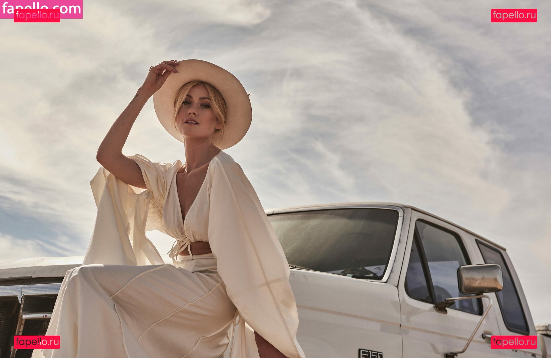 Katherine McNamara / kat.mcnamara Onlyfans Photo Gallery 