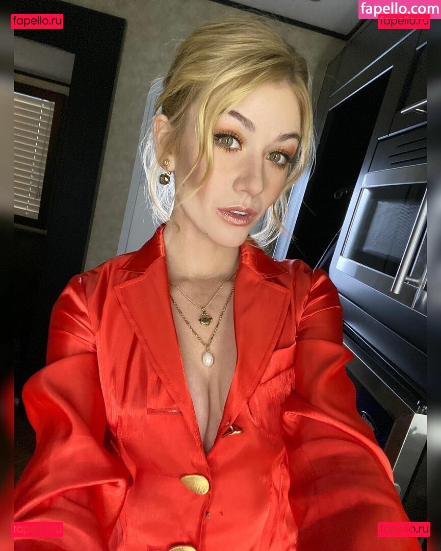 Katherine McNamara / kat.mcnamara Onlyfans Photo Gallery 