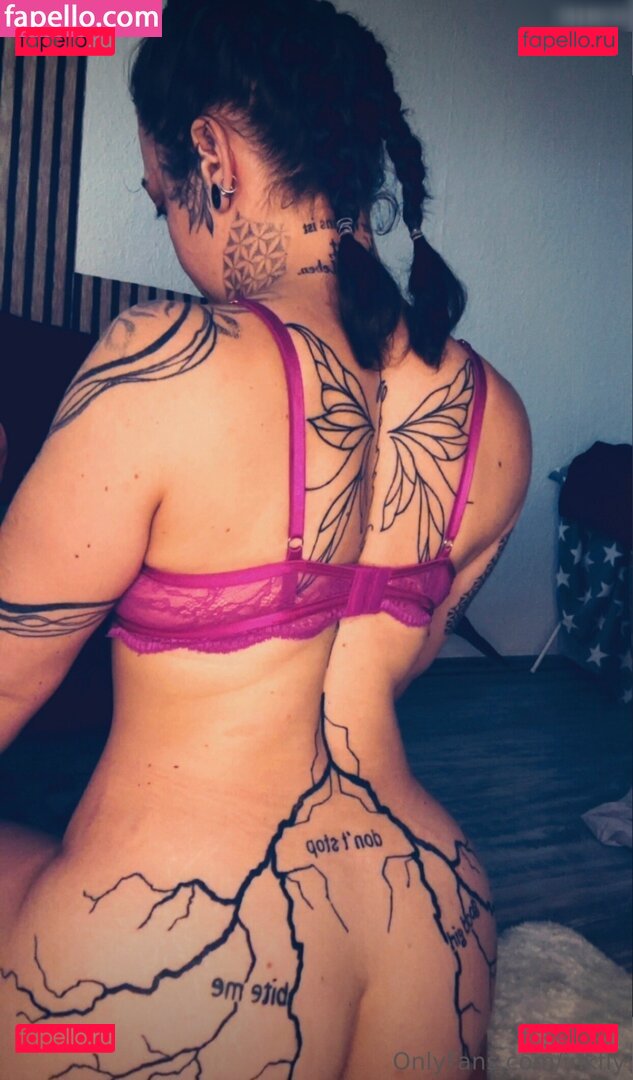 Inkfly / em_mifly Onlyfans Photo Gallery 