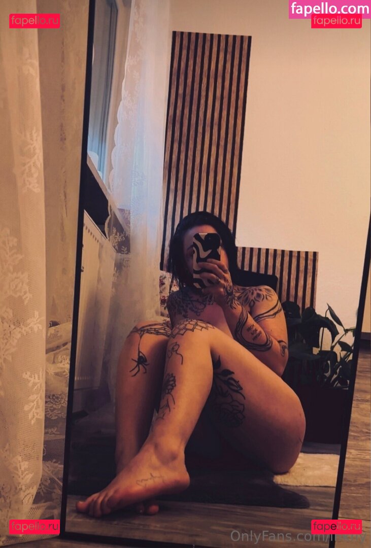 Inkfly / em_mifly Onlyfans Photo Gallery 