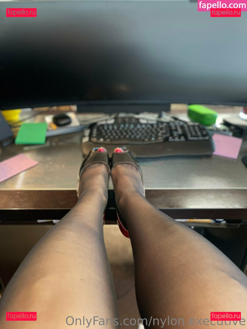 mccarthylauren / nylon.executive Onlyfans Photo Gallery 