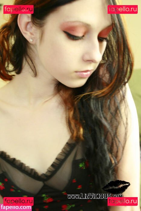 Liz Vicious / MissLizVicious / iheartlizvicious Onlyfans Photo Gallery 