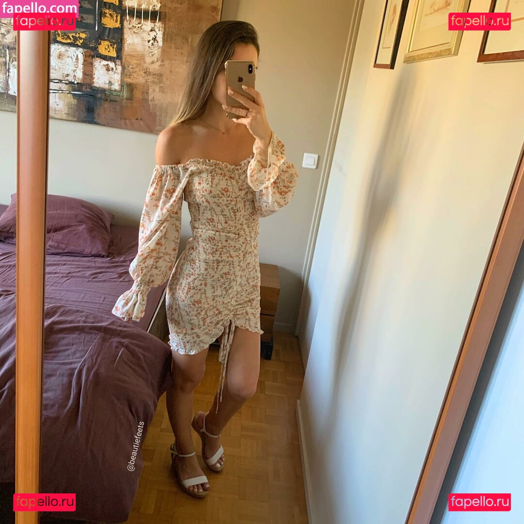 adriana.feetgirl / adrianaheels