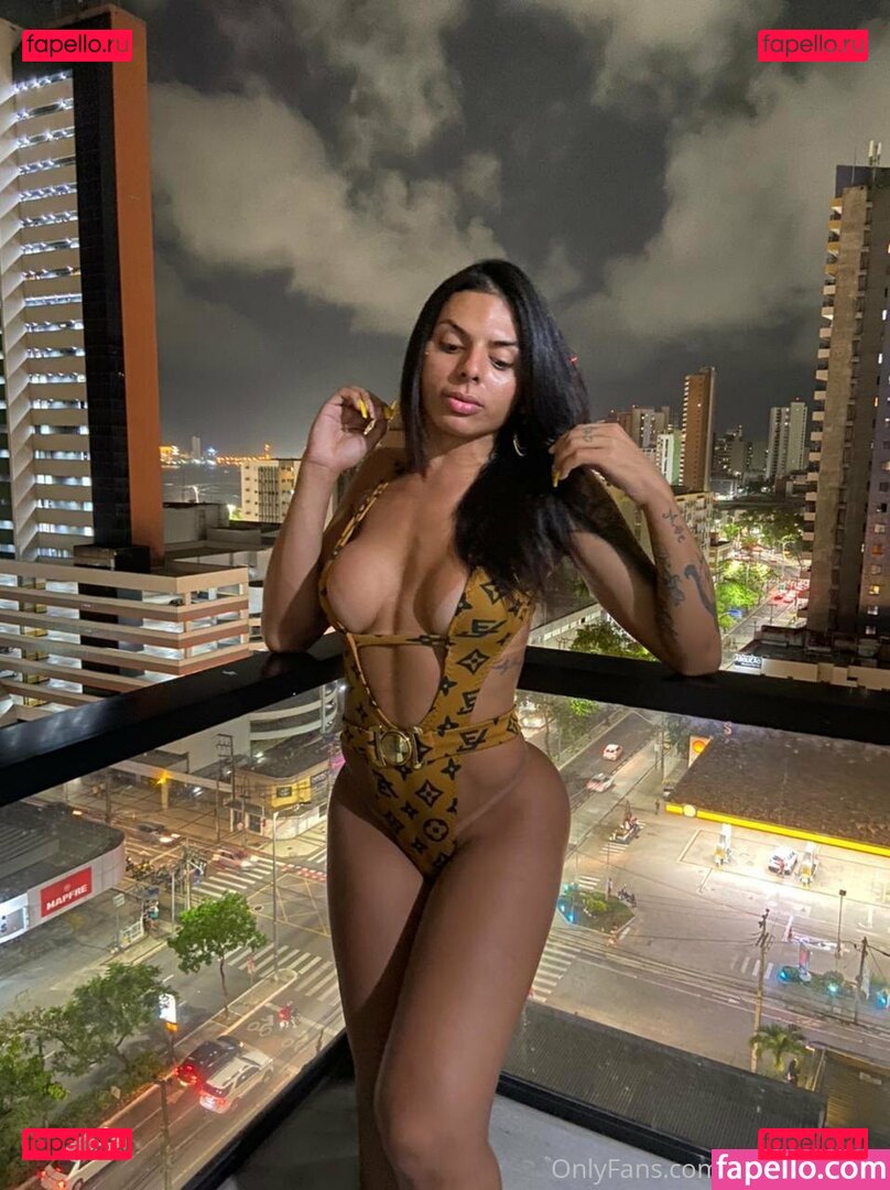 emilysales19 / missemofficial Onlyfans Photo Gallery 