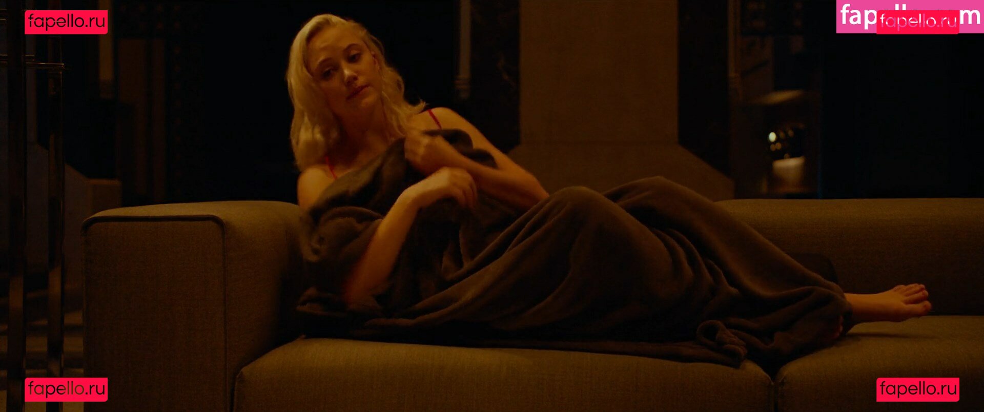 Maika Monroe / maikamonroe Onlyfans Photo Gallery 