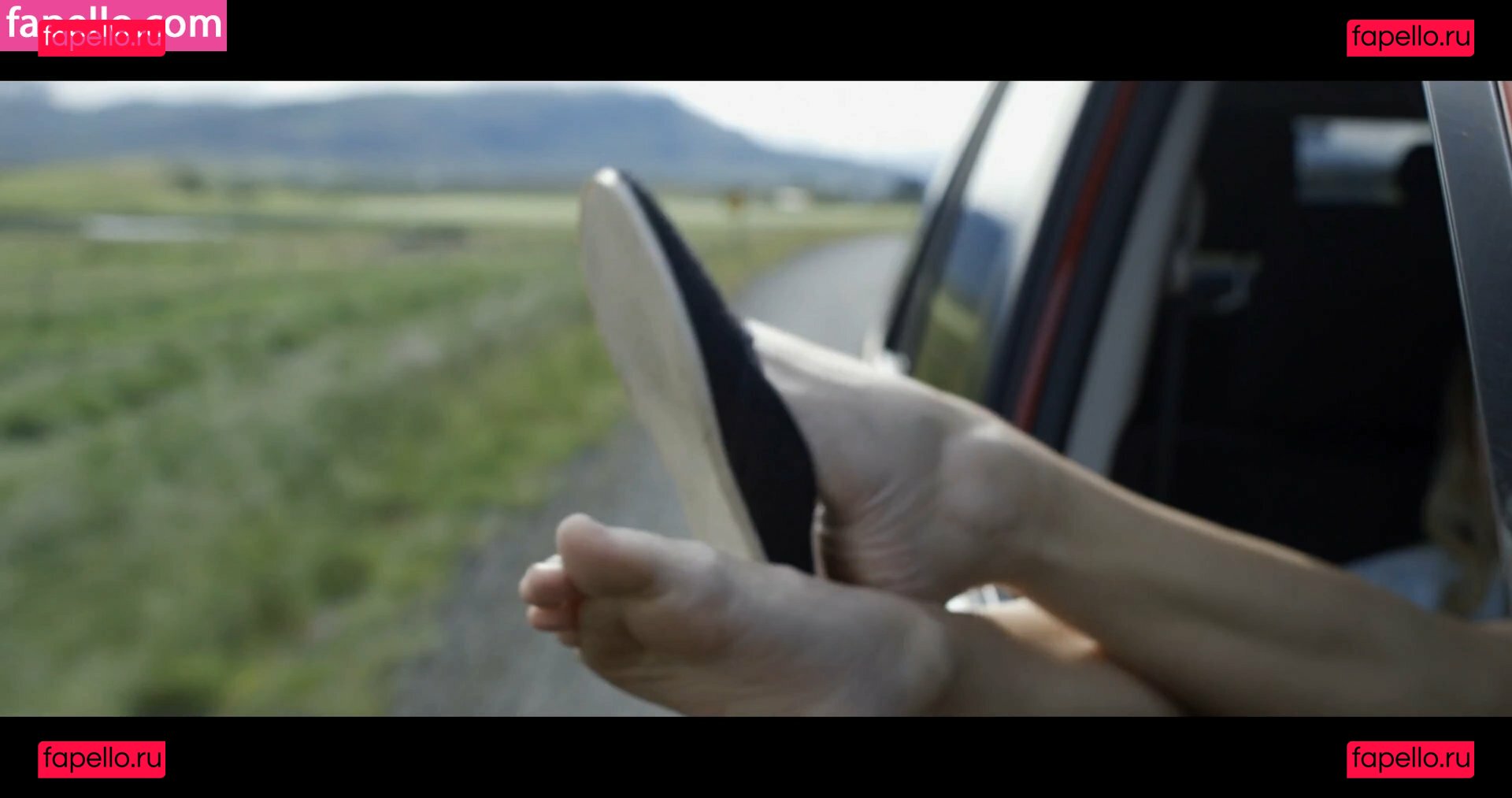 Maika Monroe / maikamonroe Onlyfans Photo Gallery 