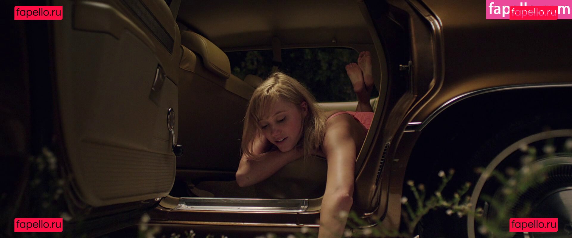 Maika Monroe / maikamonroe Onlyfans Photo Gallery 