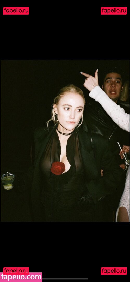 Maika Monroe / maikamonroe Onlyfans Photo Gallery 