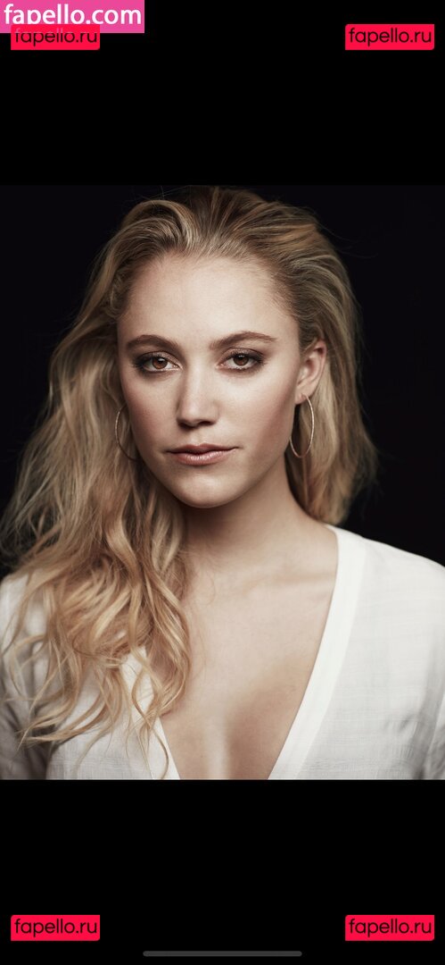 Maika Monroe / maikamonroe Onlyfans Photo Gallery 