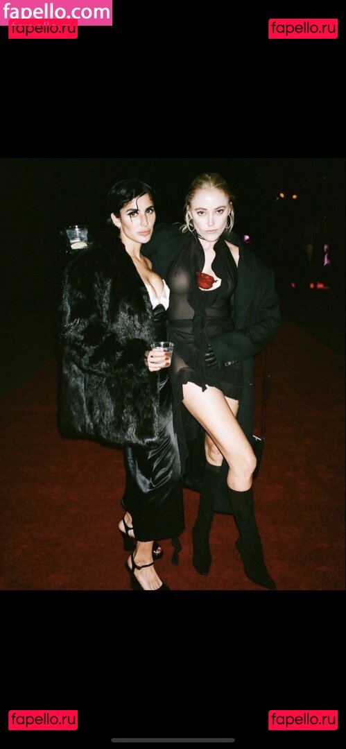 Maika Monroe / maikamonroe Onlyfans Photo Gallery 