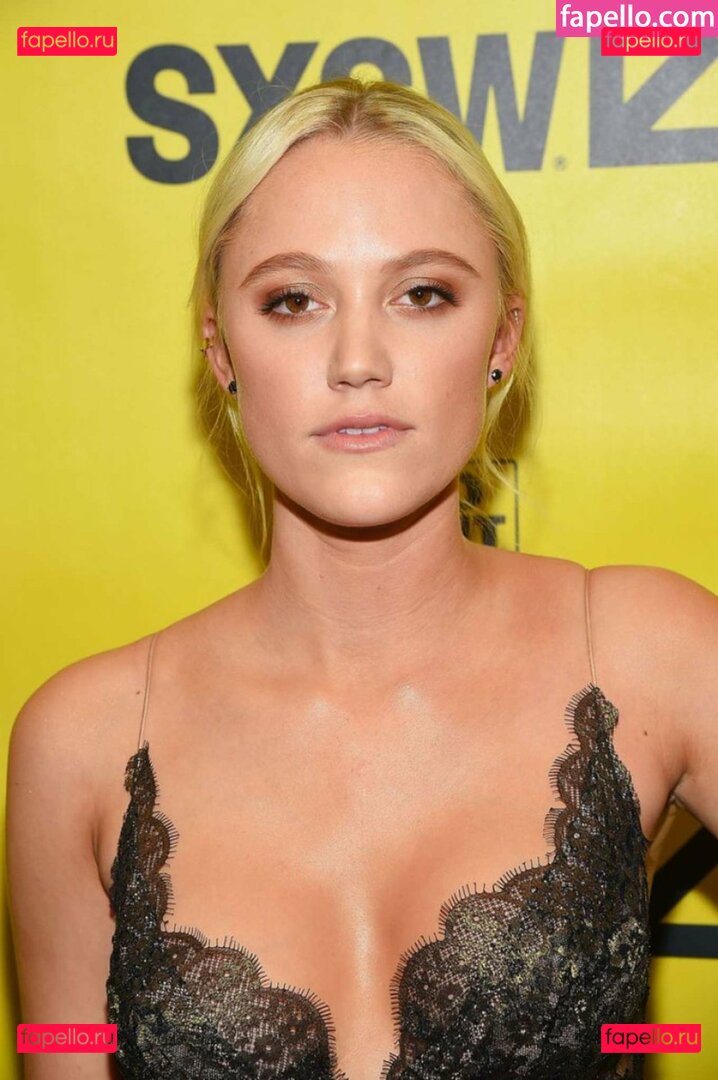 Maika Monroe / maikamonroe Onlyfans Photo Gallery 
