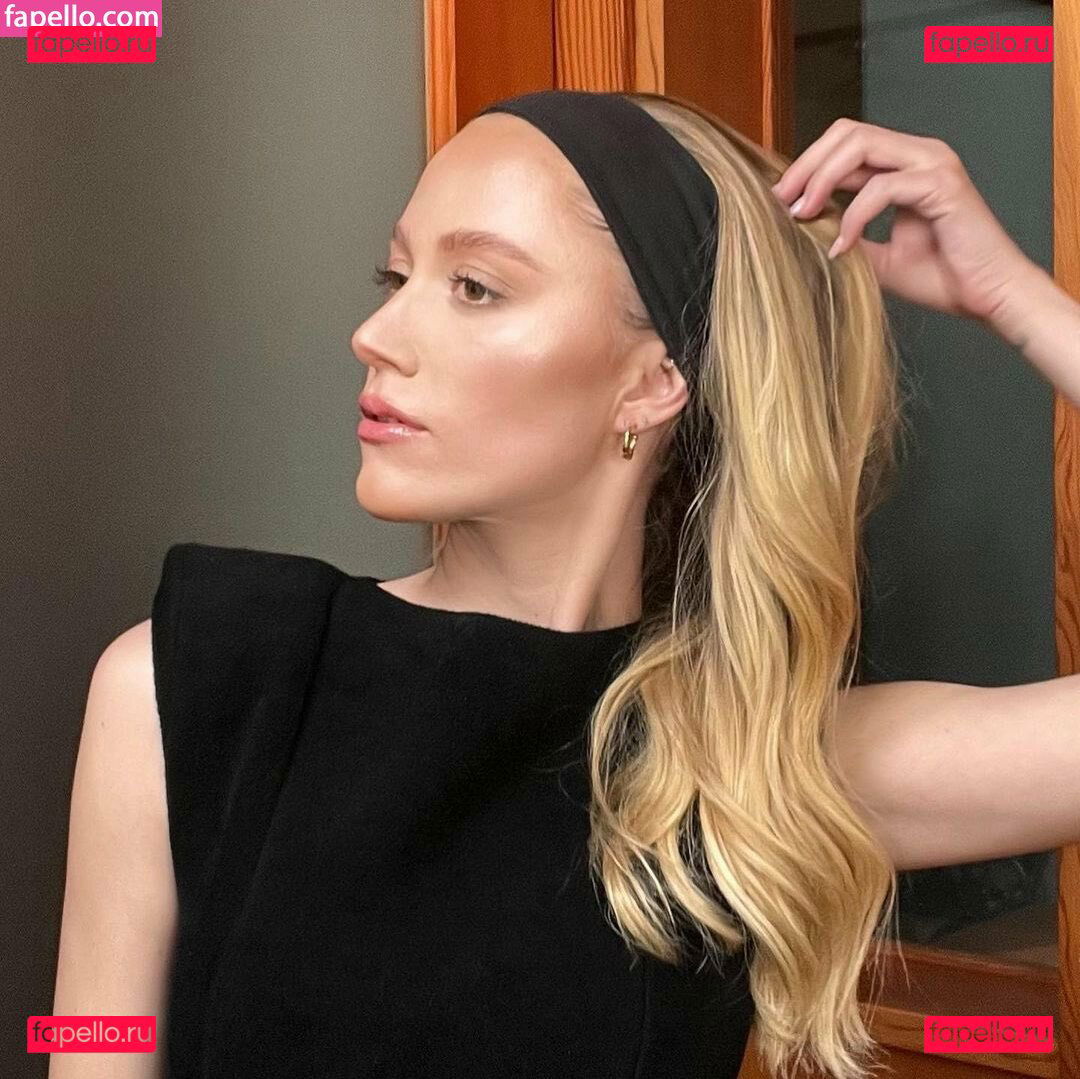 Maika Monroe / maikamonroe Onlyfans Photo Gallery 