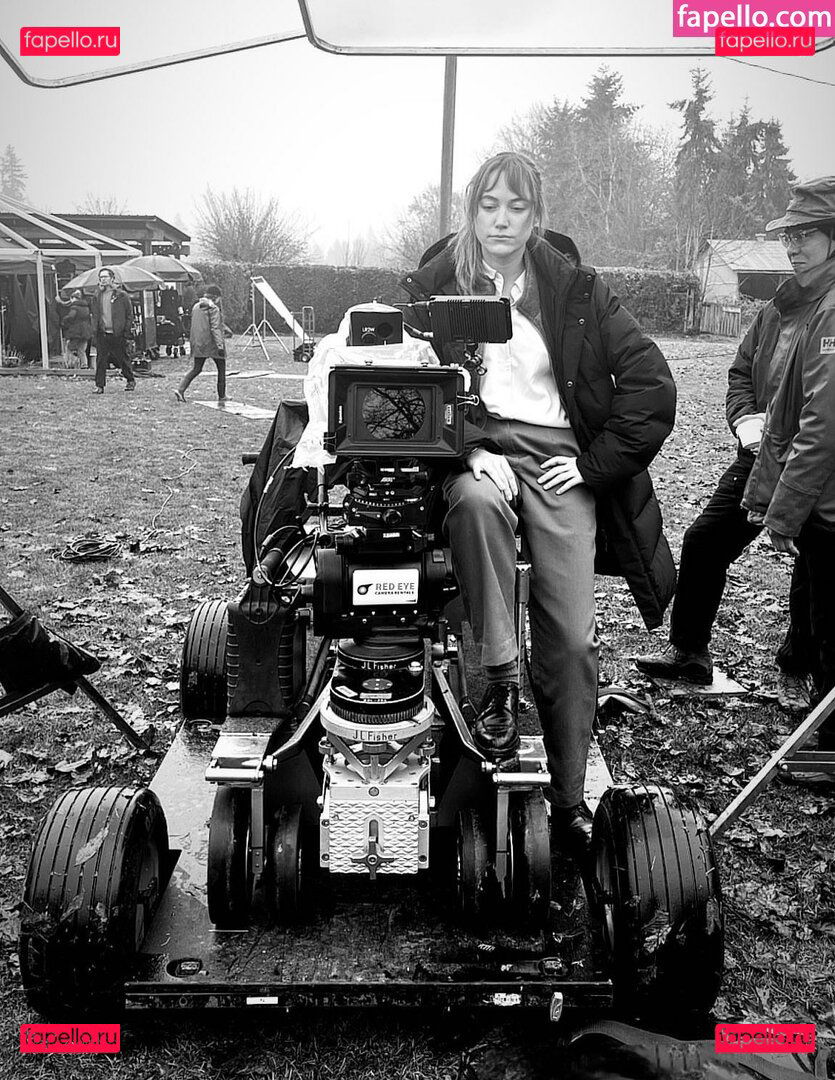 Maika Monroe / maikamonroe Onlyfans Photo Gallery 