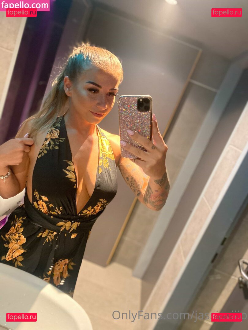 Jassie Aniston / https: / jassieanistonn / jassieviiip Onlyfans Photo Gallery 