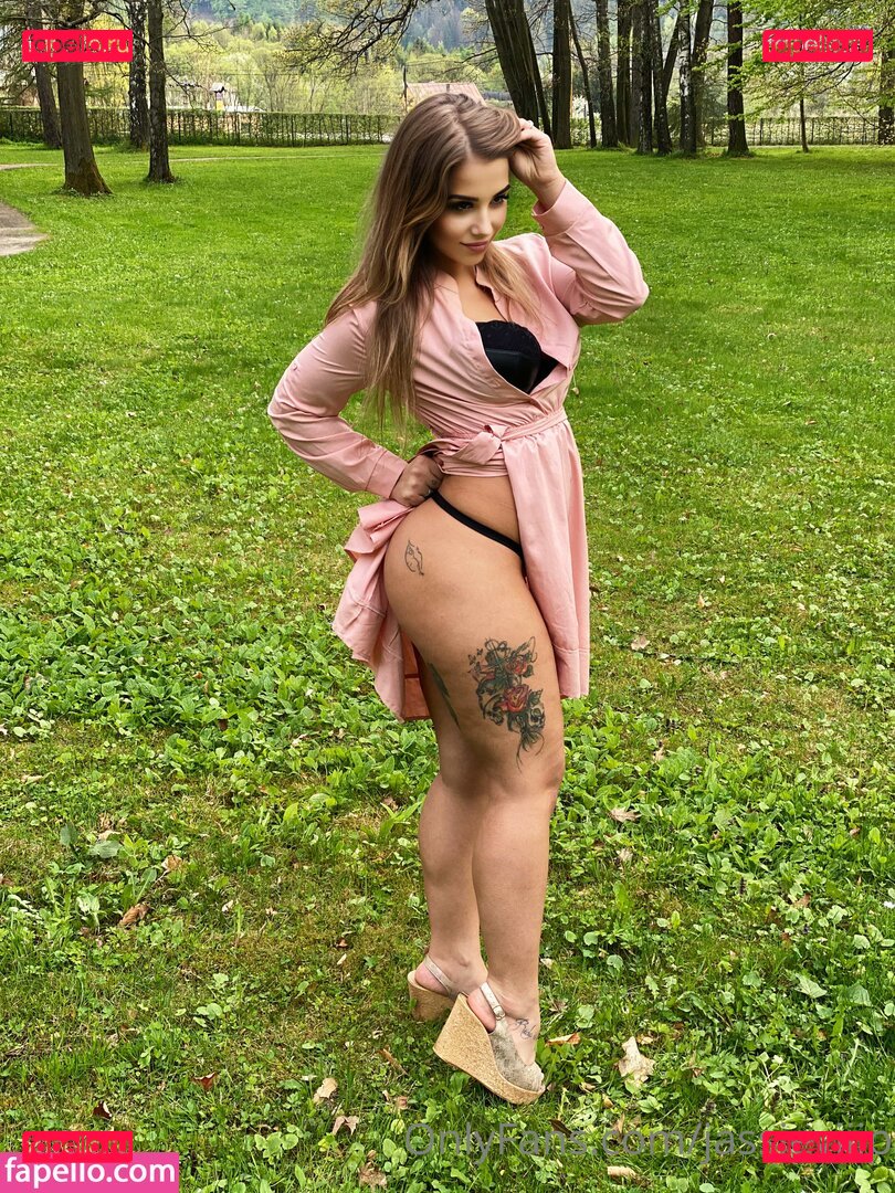 Jassie Aniston / https: / jassieanistonn / jassieviiip Onlyfans Photo Gallery 