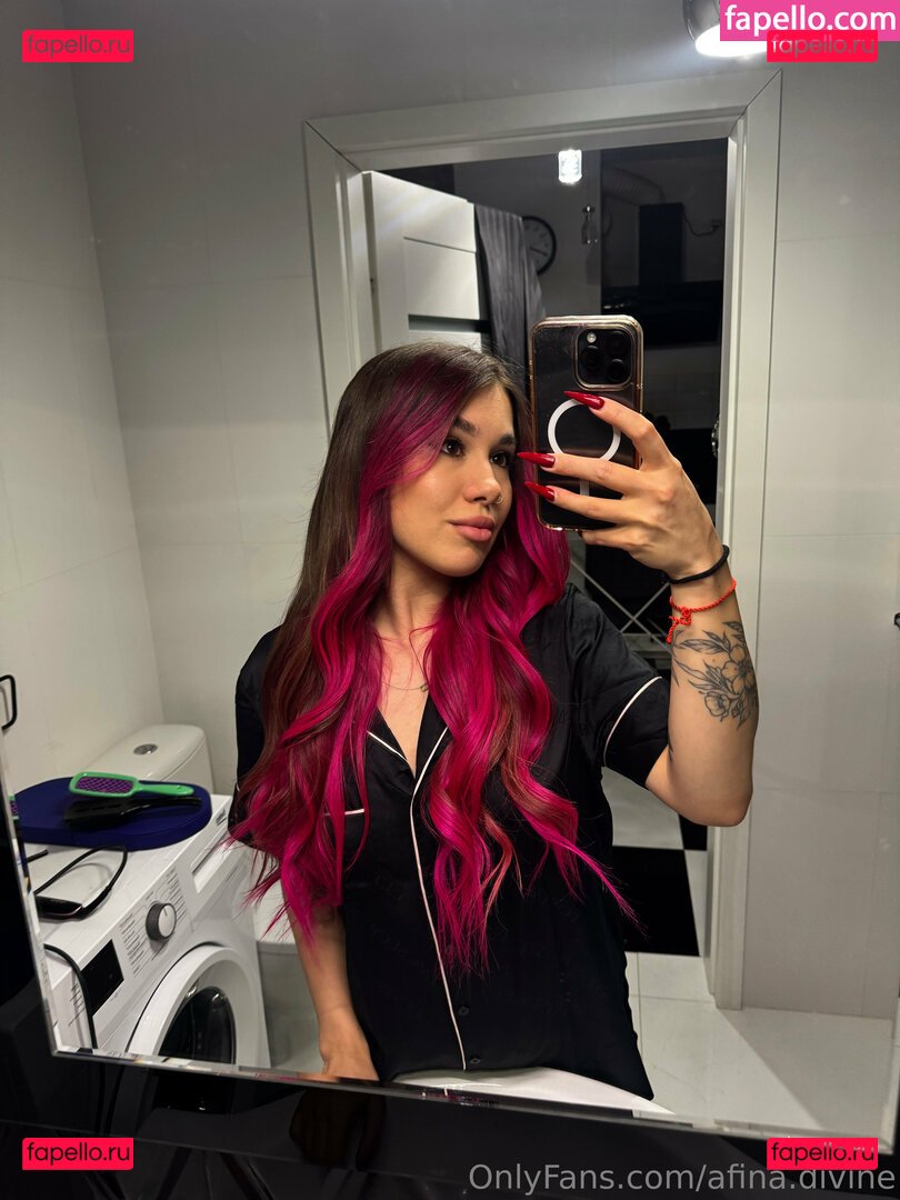 afina.divine / divine_athena Onlyfans Photo Gallery 