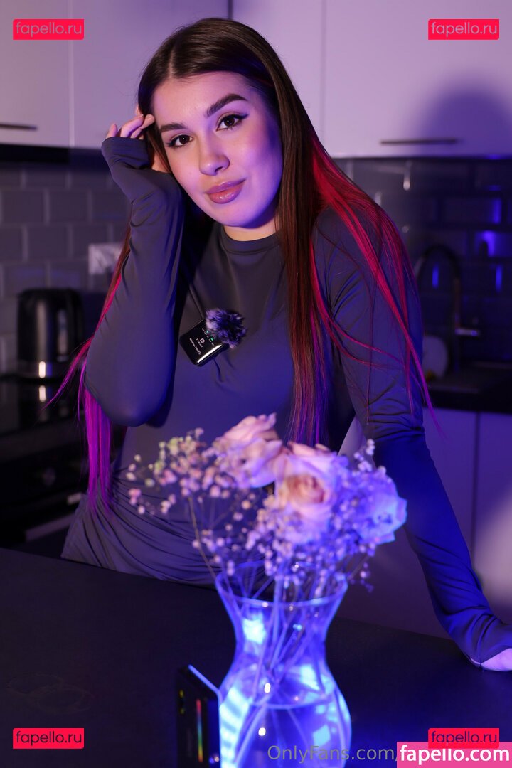 afina.divine / divine_athena Onlyfans Photo Gallery 