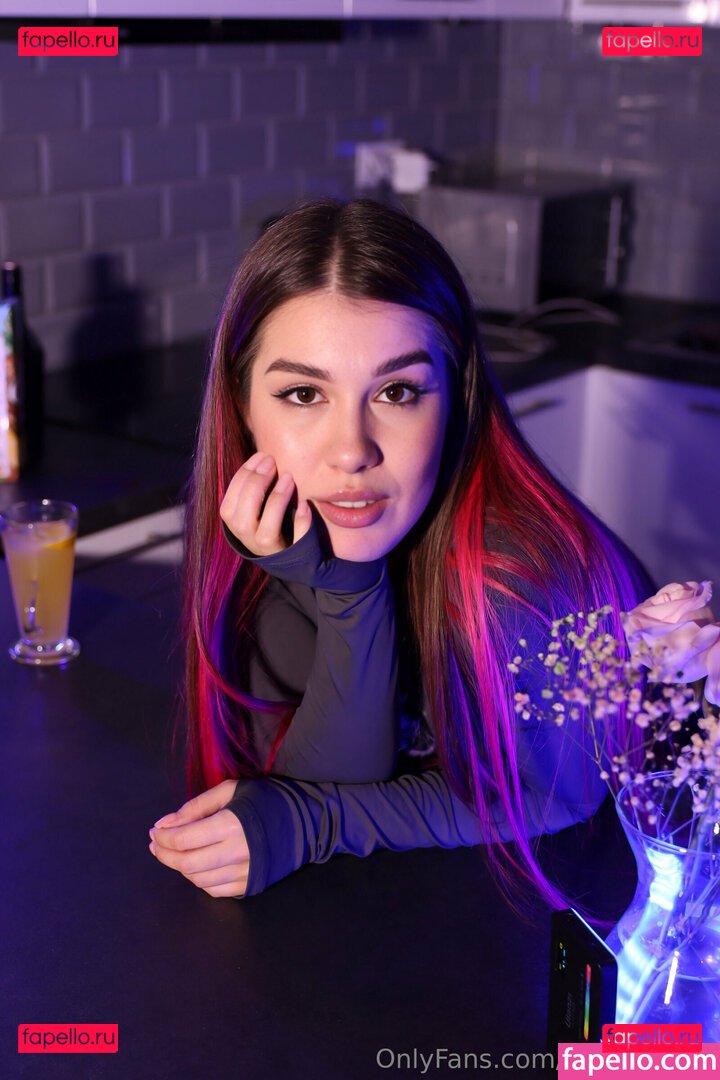 afina.divine / divine_athena Onlyfans Photo Gallery 