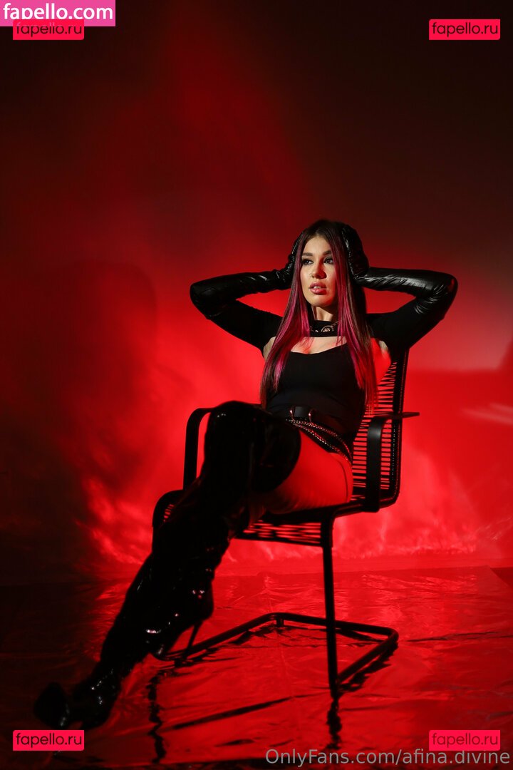 afina.divine / divine_athena Onlyfans Photo Gallery 