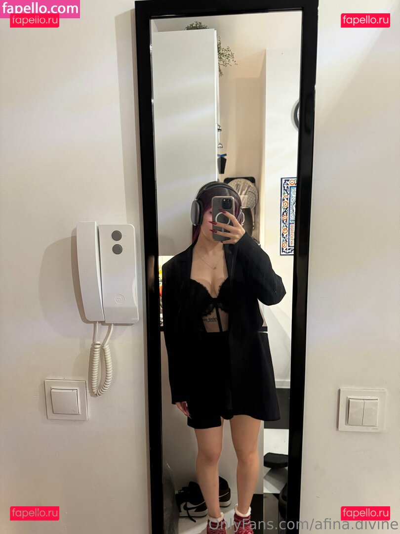 afina.divine / divine_athena Onlyfans Photo Gallery 