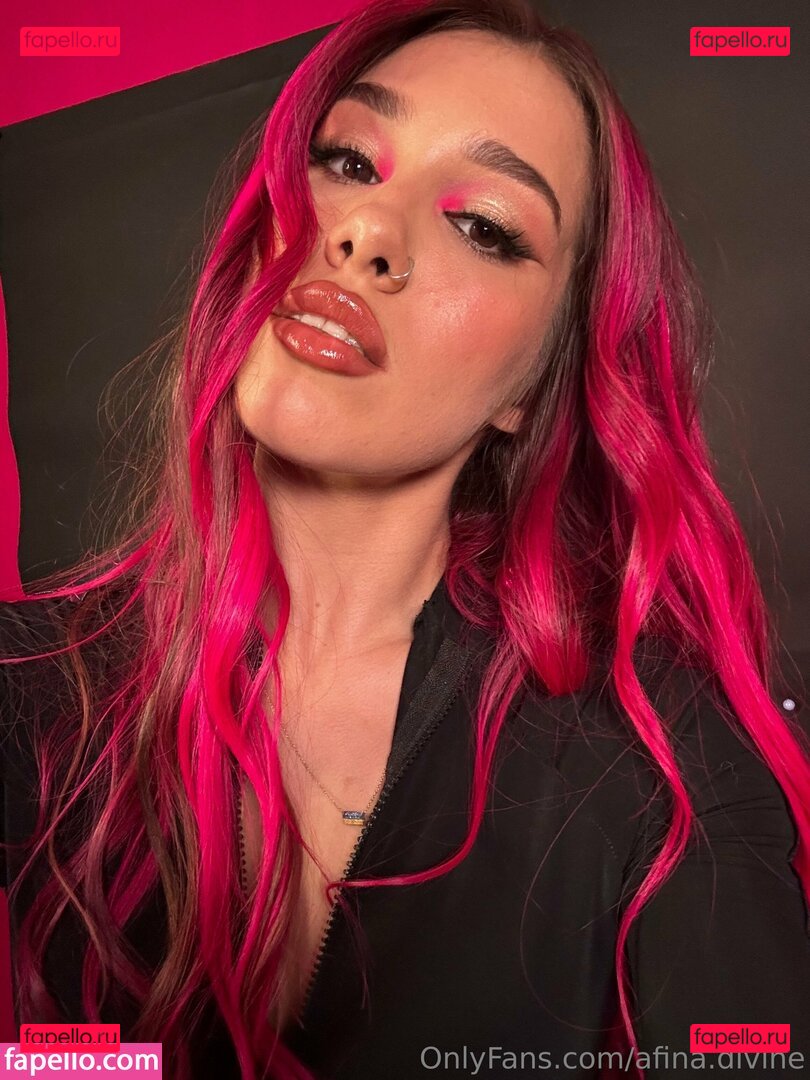 afina.divine / divine_athena Onlyfans Photo Gallery 