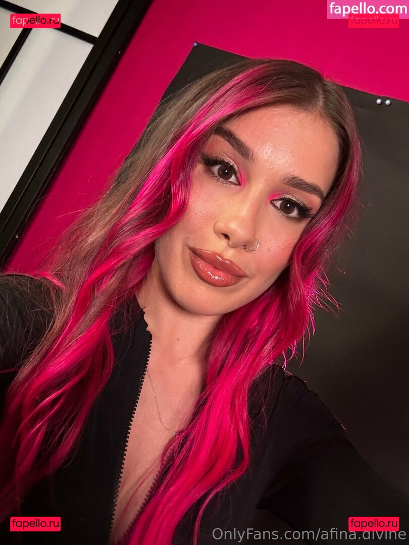 afina.divine / divine_athena Onlyfans Photo Gallery 