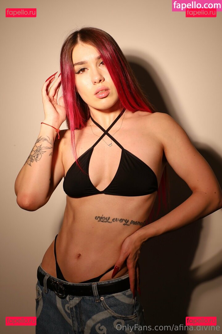 afina.divine / divine_athena Onlyfans Photo Gallery 
