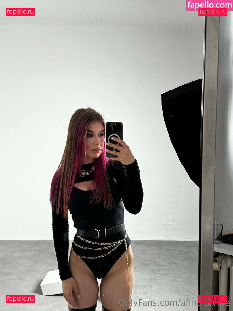 afina.divine / divine_athena Onlyfans Photo Gallery 