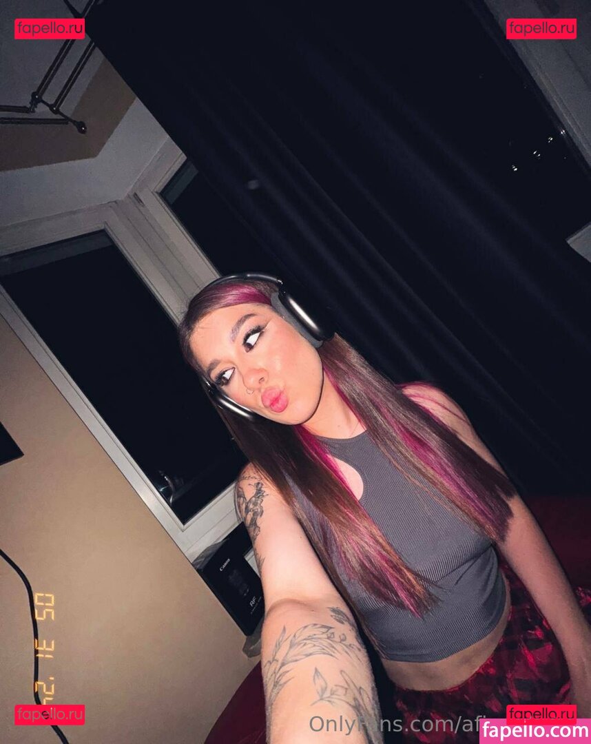 afina.divine / divine_athena Onlyfans Photo Gallery 