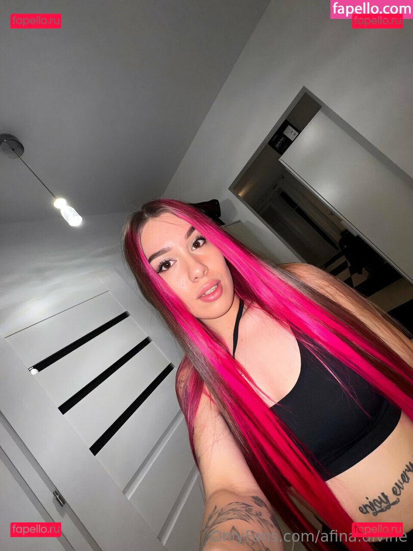 afina.divine / divine_athena Onlyfans Photo Gallery 