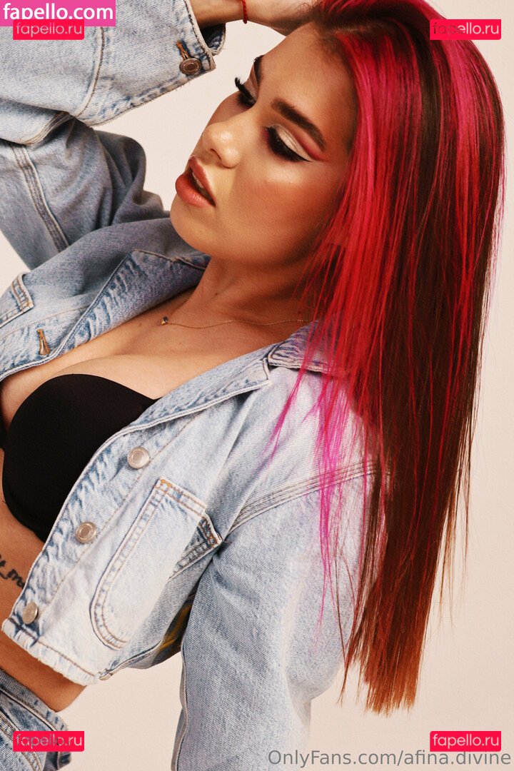 afina.divine / divine_athena Onlyfans Photo Gallery 
