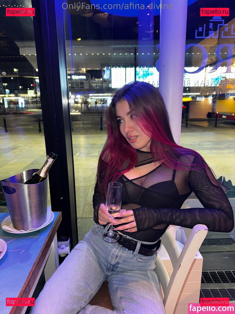 afina.divine / divine_athena Onlyfans Photo Gallery 