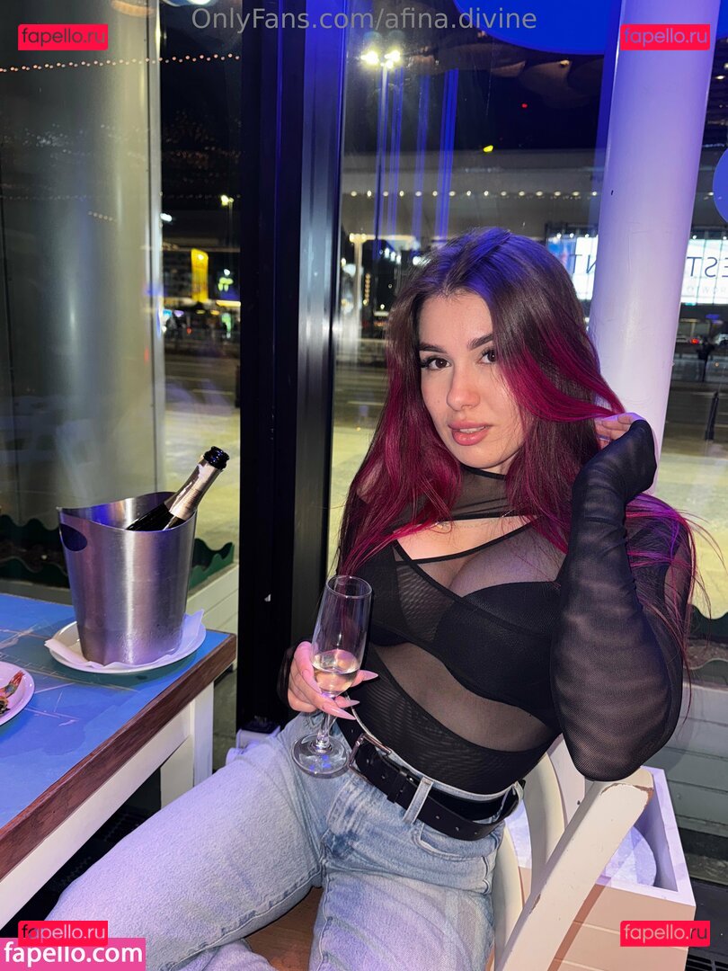 afina.divine / divine_athena Onlyfans Photo Gallery 