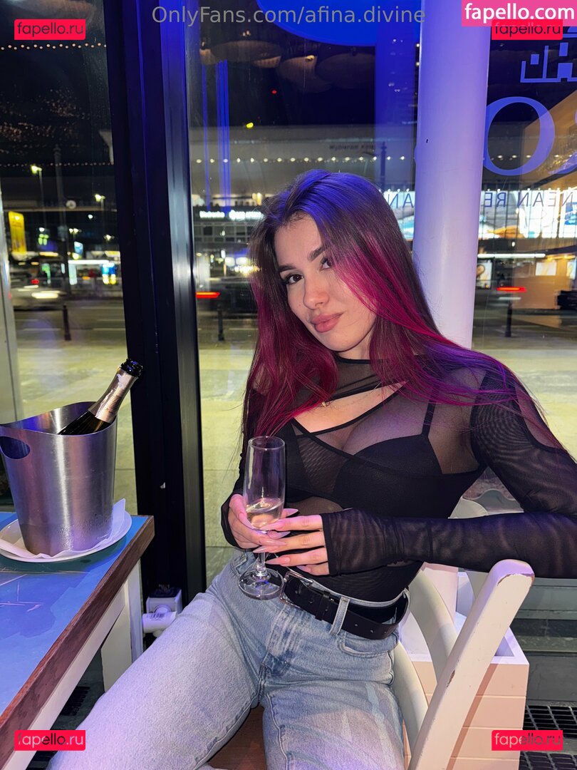 afina.divine / divine_athena Onlyfans Photo Gallery 