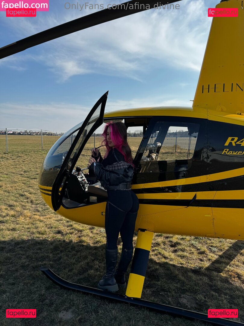 afina.divine / divine_athena Onlyfans Photo Gallery 