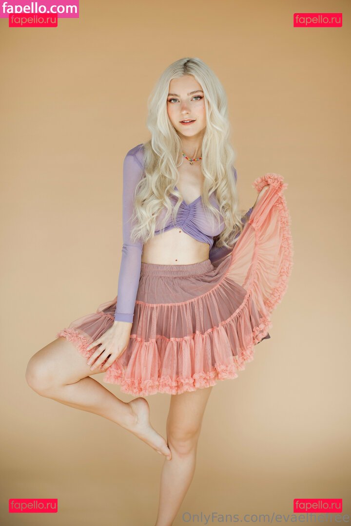 evaelfiefree / theevaelfie Onlyfans Photo Gallery 