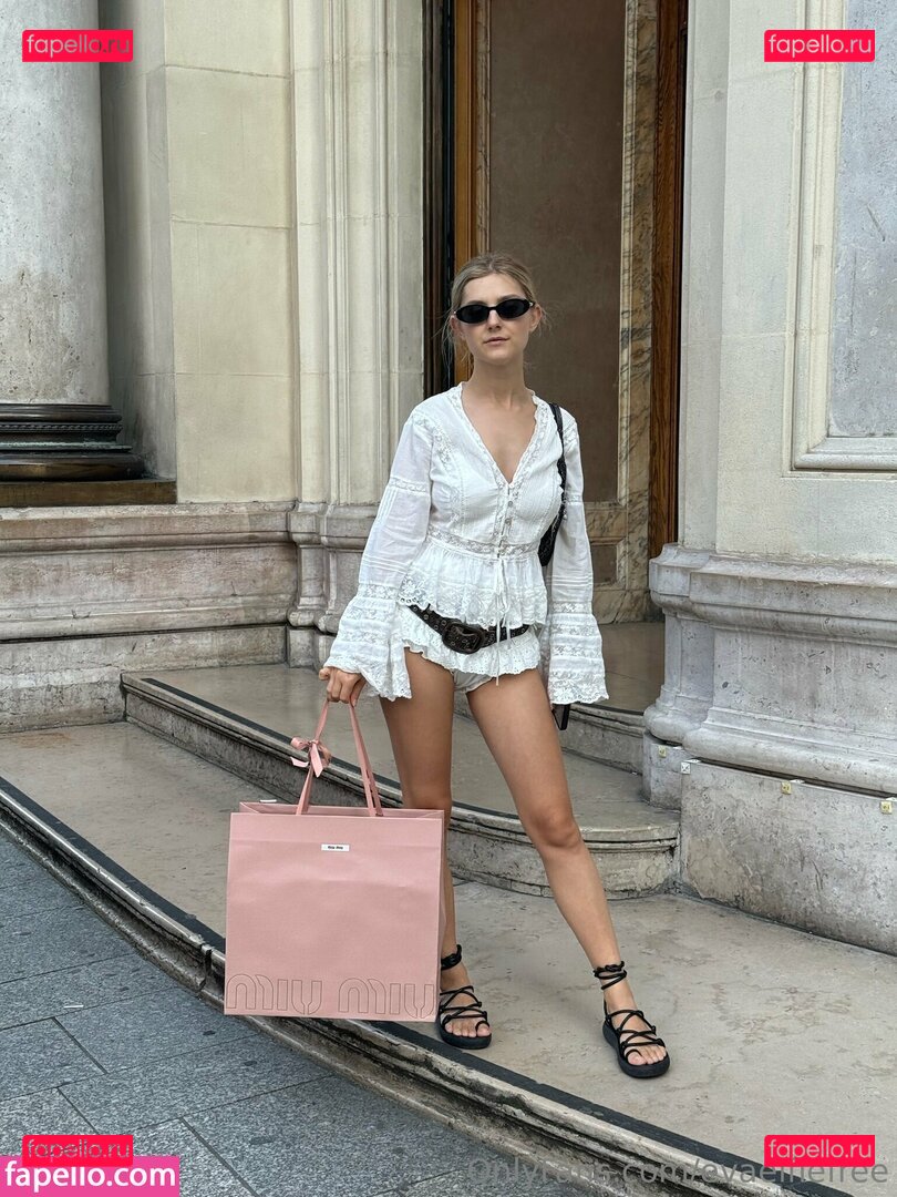 evaelfiefree / theevaelfie Onlyfans Photo Gallery 